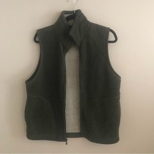 St. John’s bay olive green fleece vest small